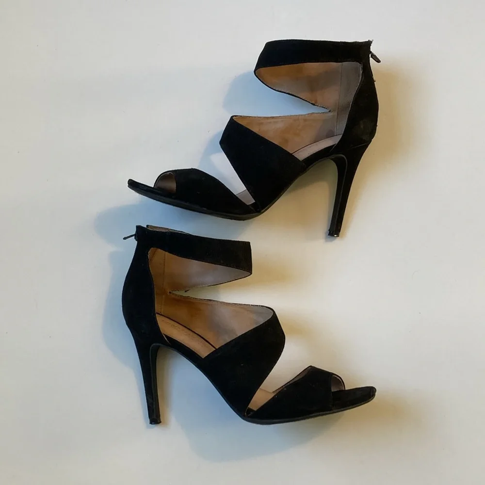 Christian Soriano high heals- 8 - Picture 2 of 16